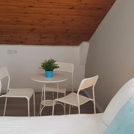 Airport Guest House Or Yehuda 外观 照片