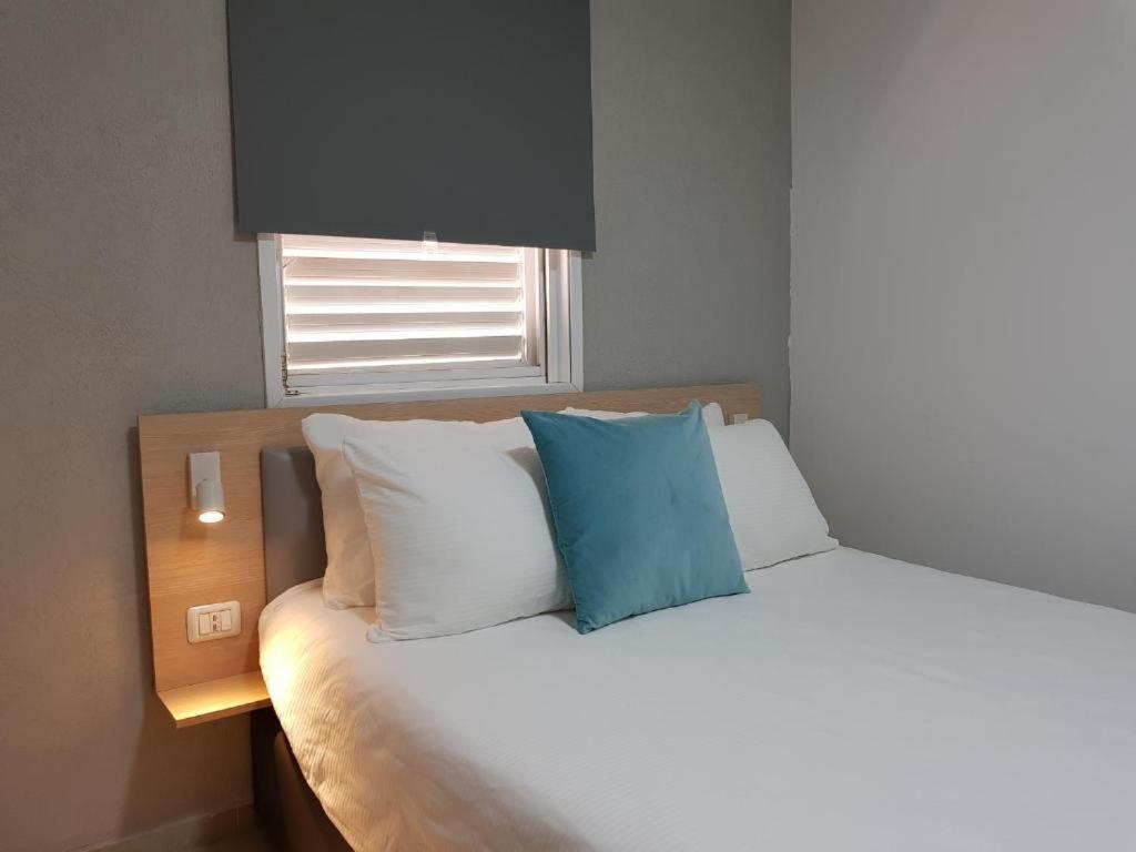 Airport Guest House Or Yehuda 外观 照片