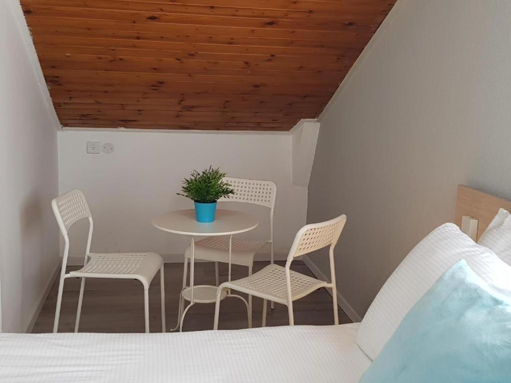 Airport Guest House Or Yehuda 外观 照片