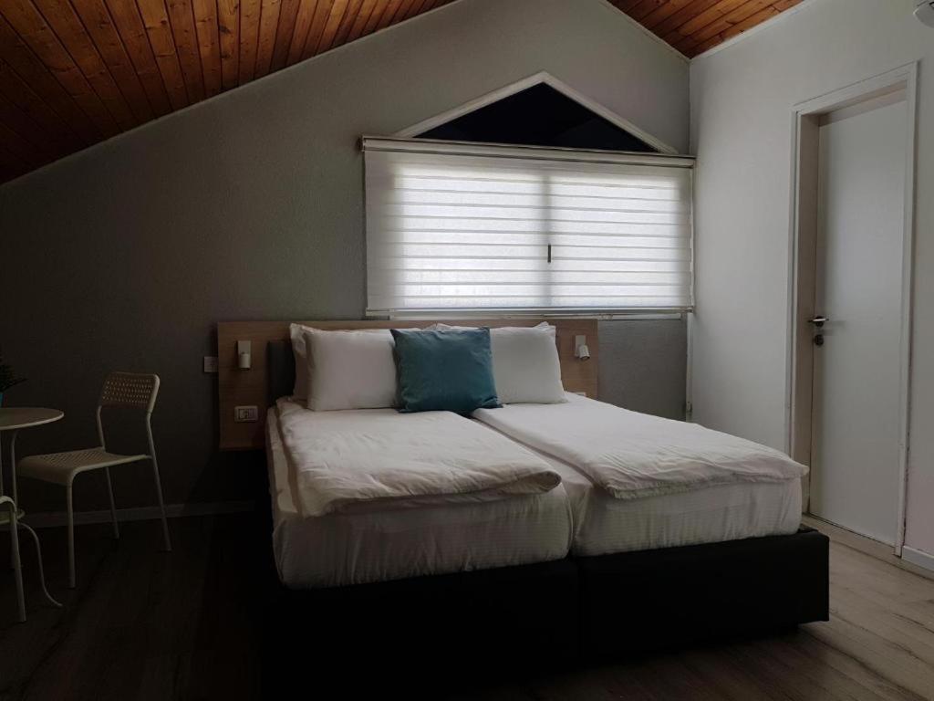 Airport Guest House Or Yehuda 客房 照片
